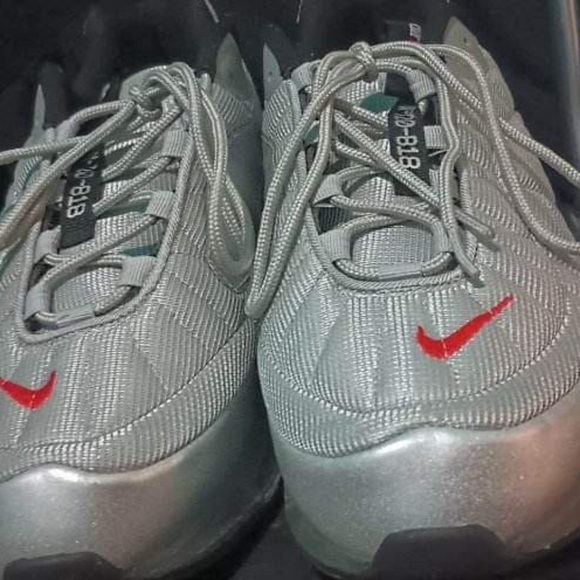 Nike Air Max 720 818 Silver Bullet - Picture 2 of 3